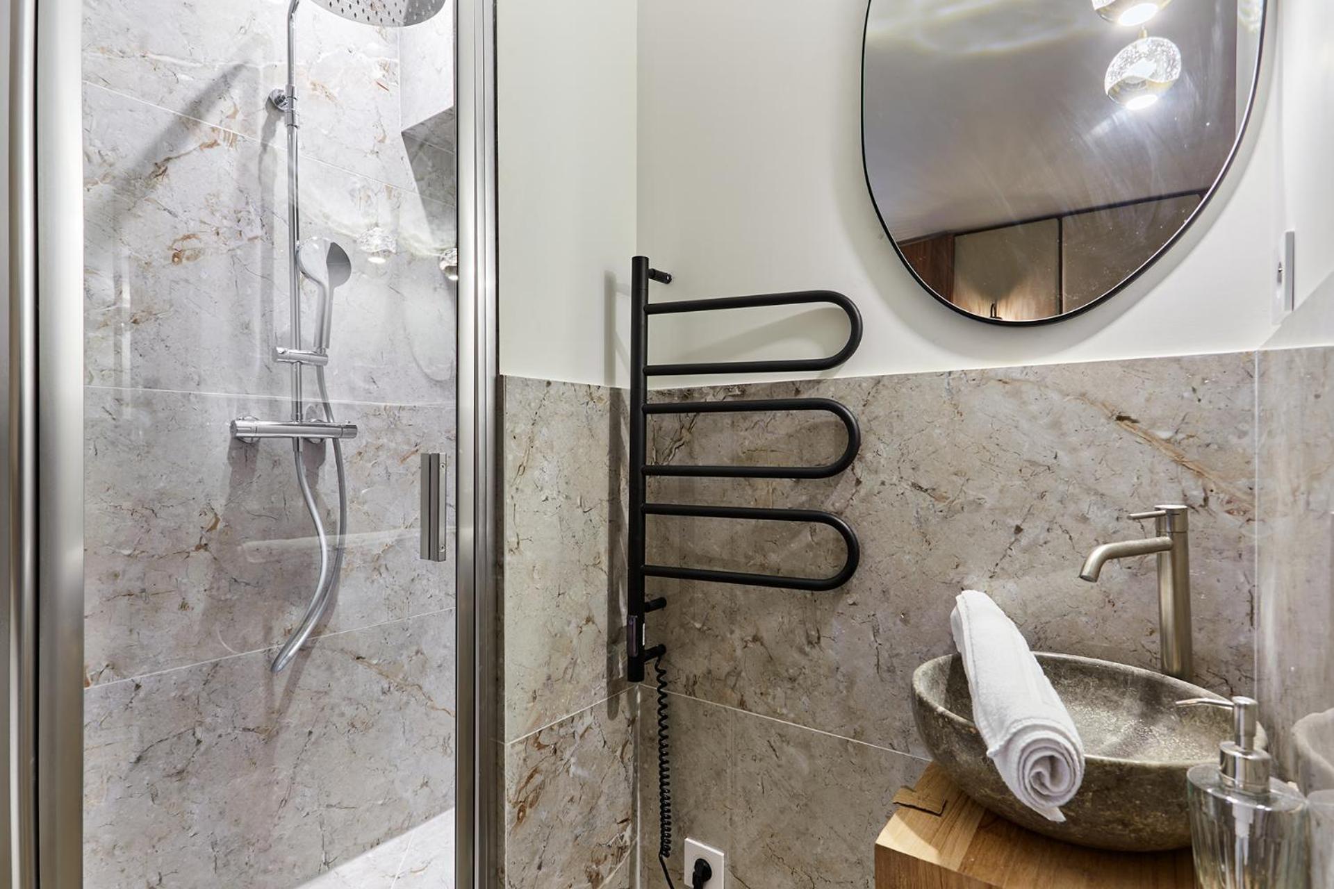 2 Center Of By Prestige Appartement Parijs